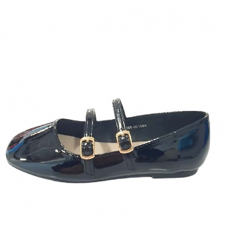 Patent leather ballerina with Mustang buckles