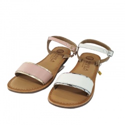 Leather sandal with metallic detail